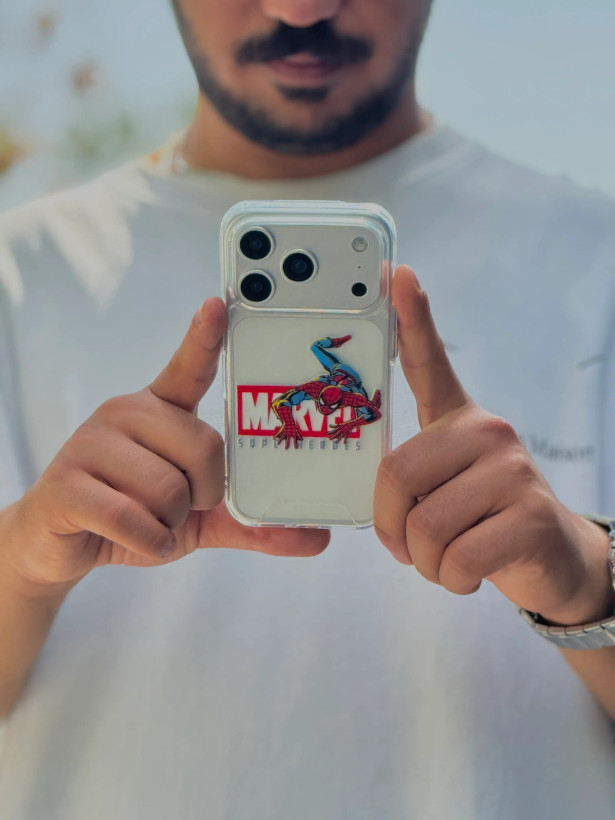 دسترسی کامل به پورتها و دکمههای قاب آیفون مارول